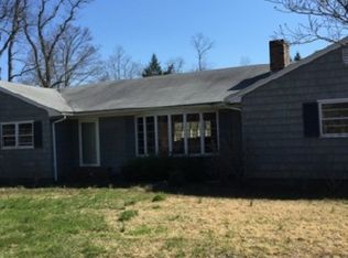 1 Cove Rd, Sag Harbor, NY 11963