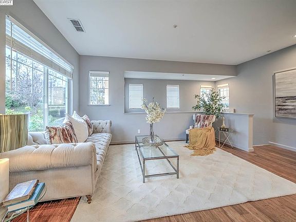 4th image of 23151 Canyon Terrace Dr