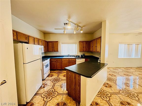 4th image of 6170 E Sahara Ave Unit 1056