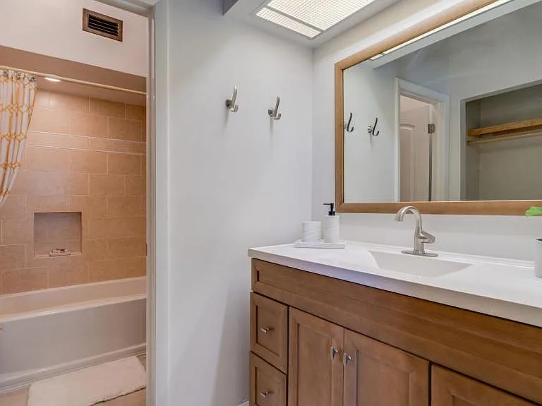 15080 Riverbend Blvd — Photo 10