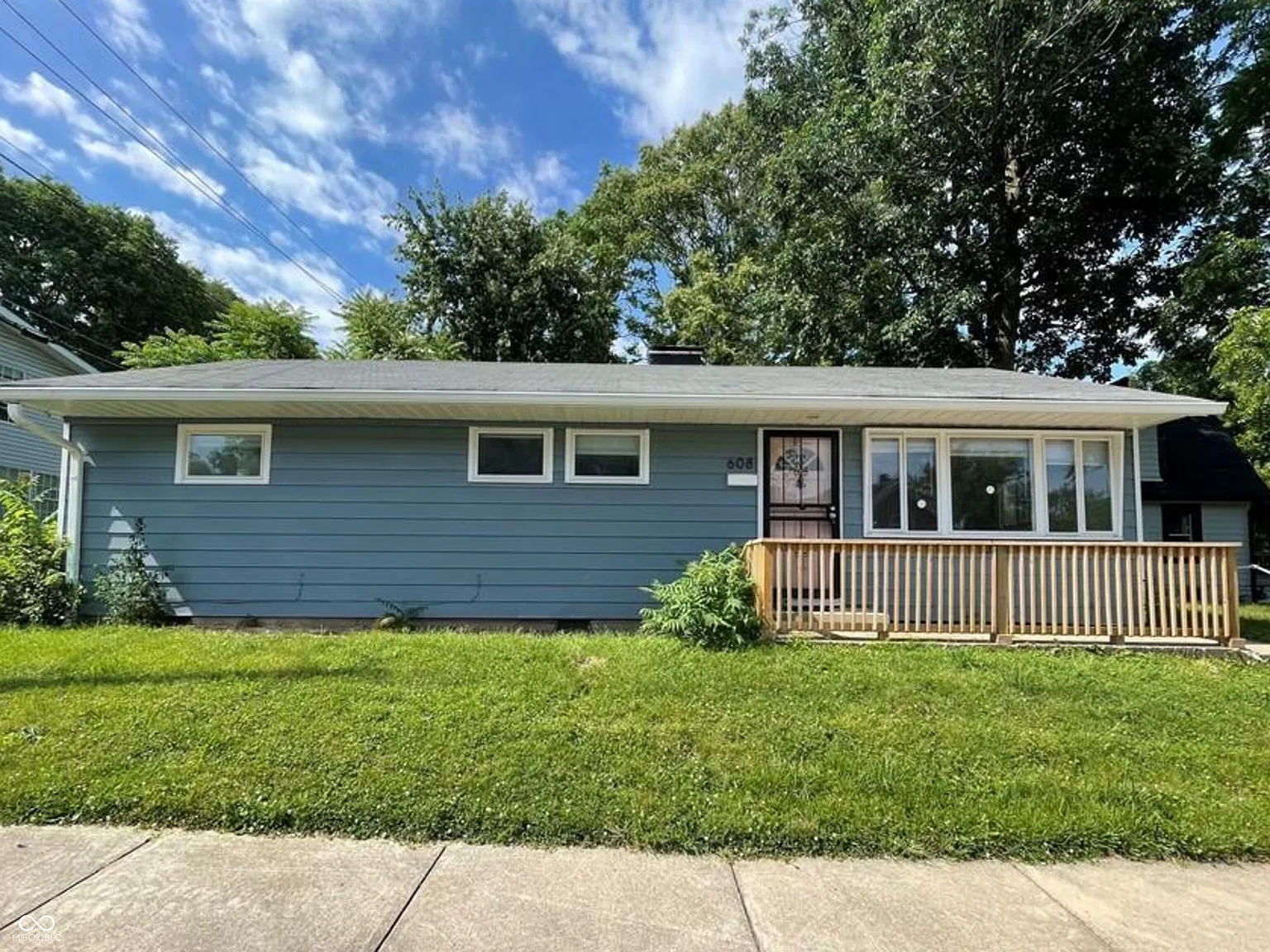 608 Bernard Ave photo 1