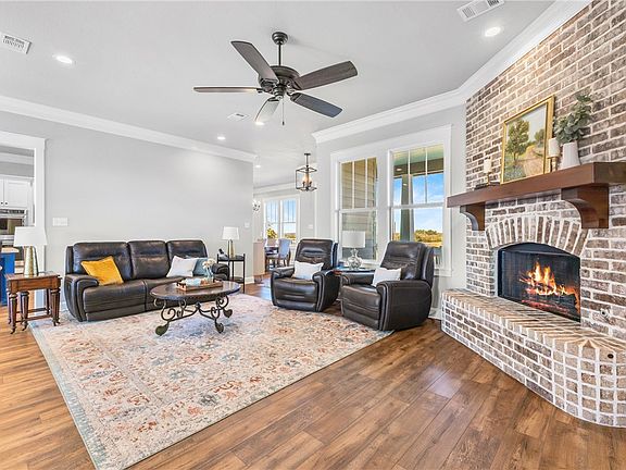5th image of 1694 Henry Prairie Rd