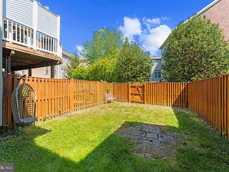 702 Anoosh Ct — Photo 28