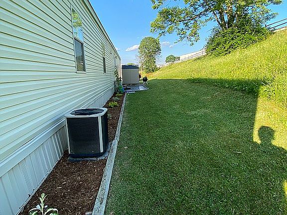 2nd image of 224 Canyon Vlg