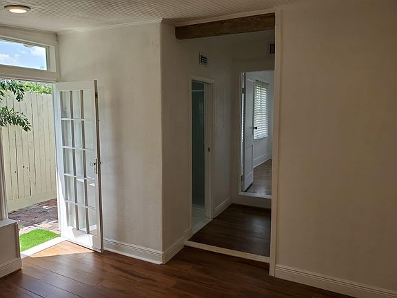 4th image of 506 Hillcrest St #G