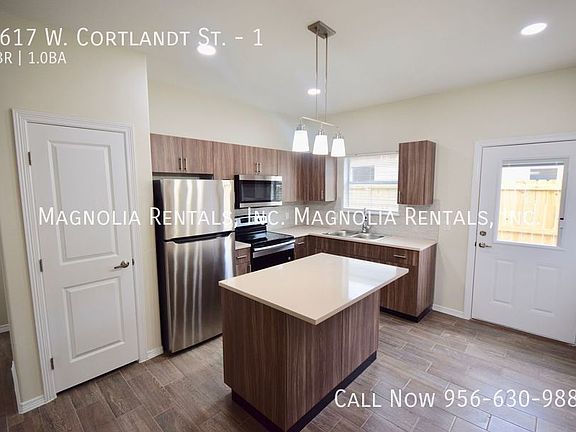 3rd image of 1617 W Cortlandt St #1