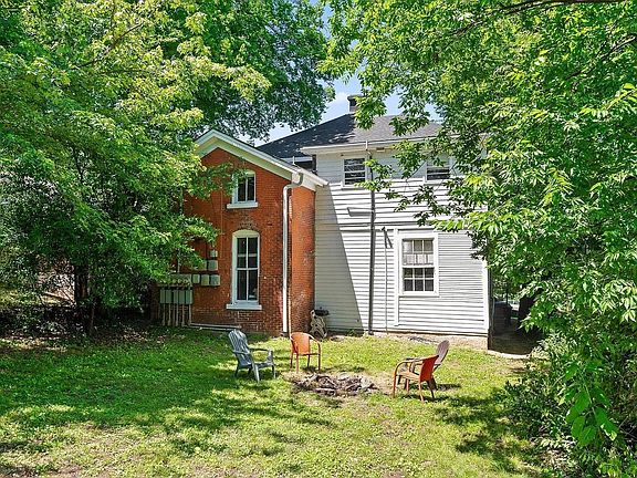 3rd image of 938 Fortwood St APT 3