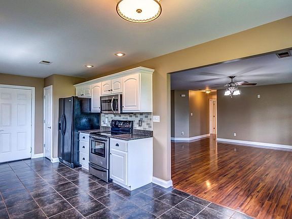 2nd image of 108 Shady Oaks Dr