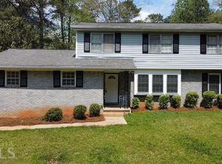 375 Pineburr Ln, Stone Mountain, GA 30087