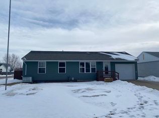 402 10th Ave SW, Sidney, MT 59270