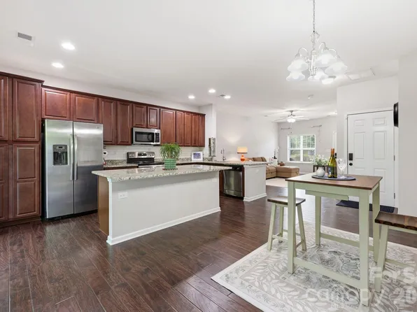 8413 Summerford Dr, Charlotte, NC 28269