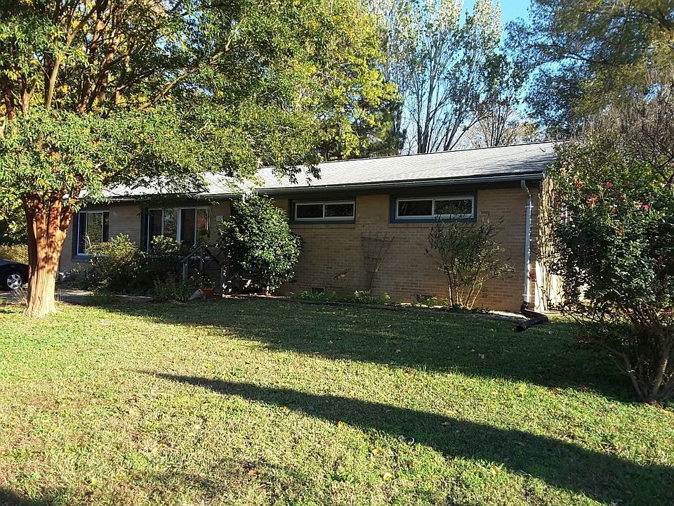 1st image of 586 Harrop Ln
