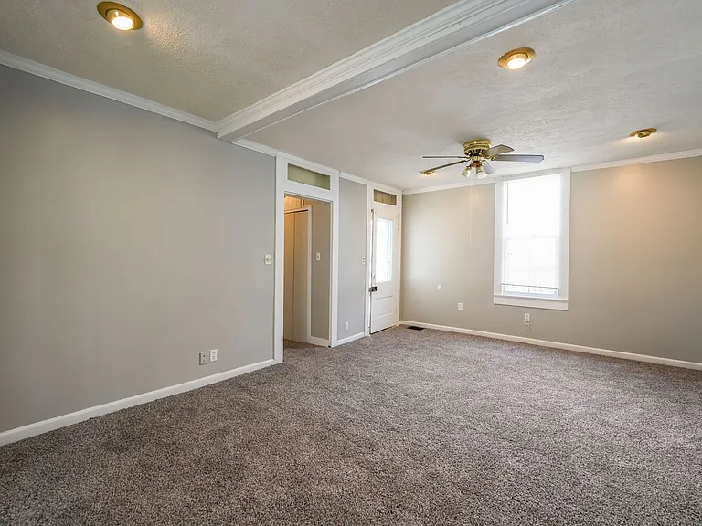 1808 E Oak St — Photo 9