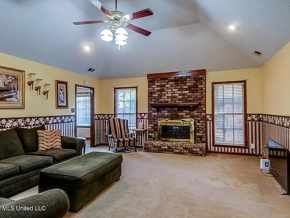 5th image of 6782 Blue Spruce Dr