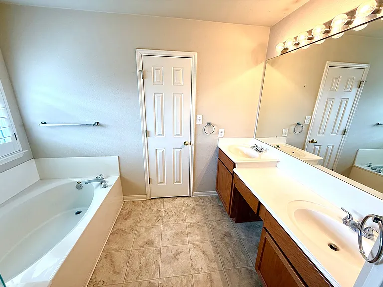 842 Windhurst — Photo 22