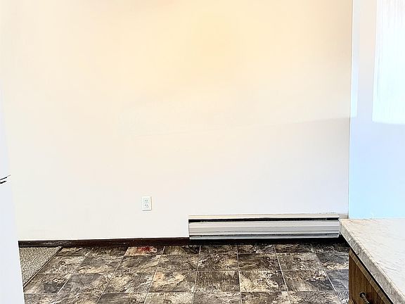 5th image of 717 Garland St E #11052902