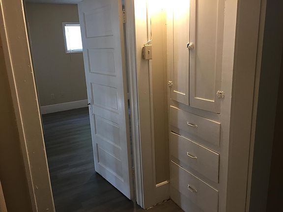 5th image of 519 E 12th St