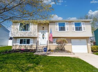 161 Oakhill Dr, Hamburg, NY 14075