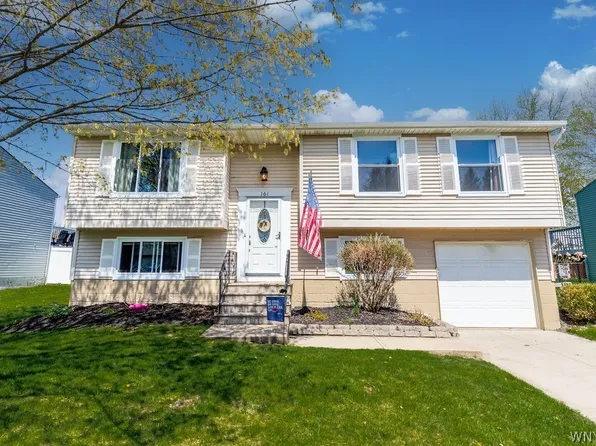 161 Oakhill Dr, Hamburg, NY 14075