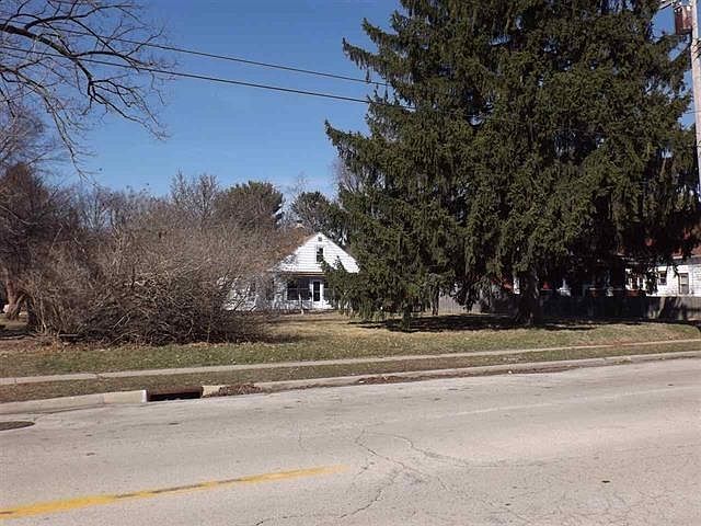 1st image of 330 Grand Ave