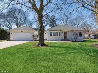 766 S 4th Ave, Des Plaines, IL 60016