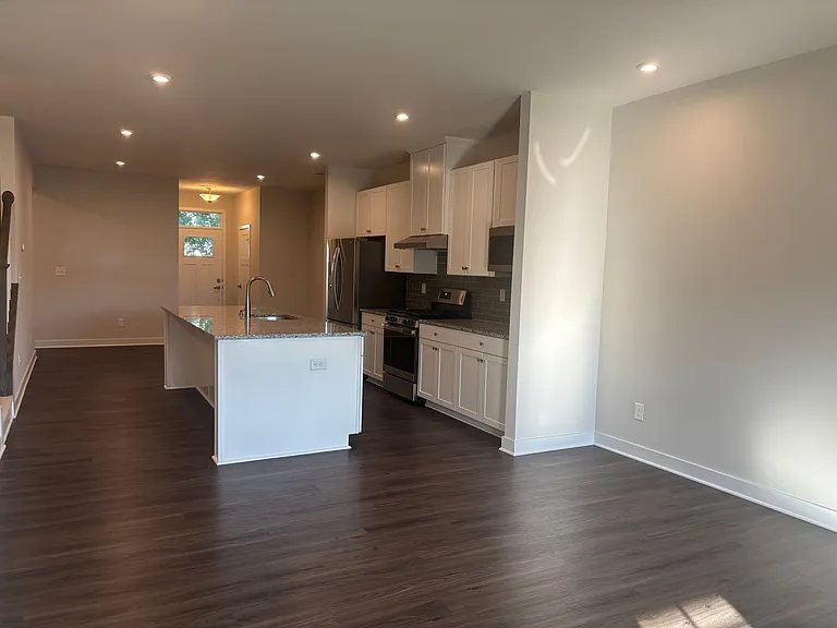 717 Hazel Way — Photo 9