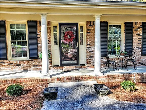 3rd image of 535 Brandy Creek Cir