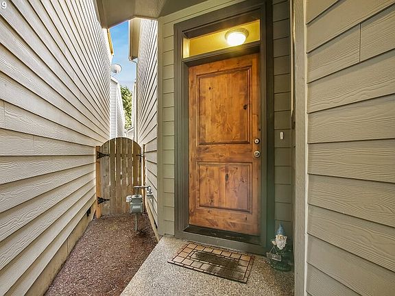 2nd image of 13109 NE 26th St