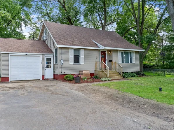 231 Elm St, North Syracuse, NY 13212