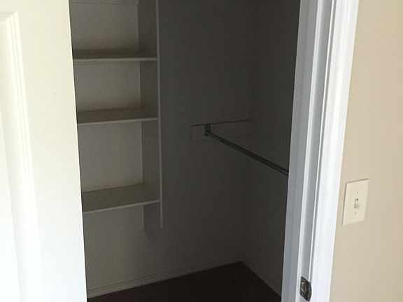 3rd image of 18 Chantileer Ln