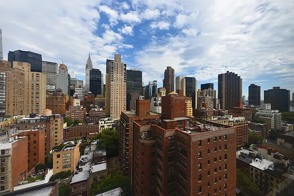 Rented by Buchbinder & Warren | media 7