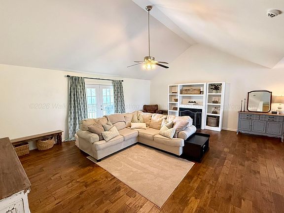 3rd image of 123 W Wolf Rd