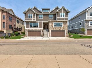 9076 Paddington Pkwy, Verona, WI 53593