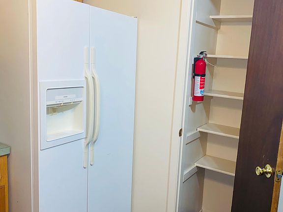5th image of 118 Pinebrook Pl #B