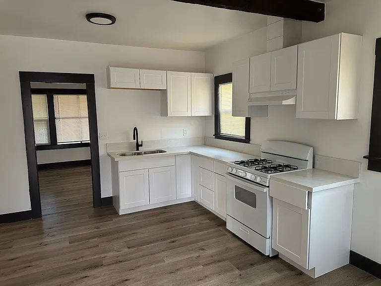 620 S Court St — Photo 5