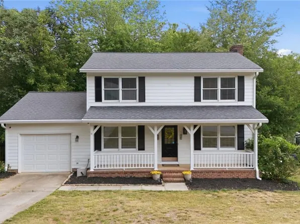 5404 N Oaks Dr, Greensboro, NC 27455