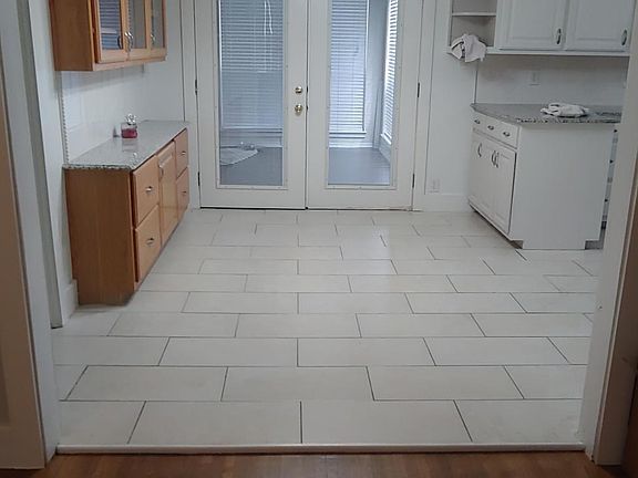 4th image of 2304 Detroit Ave