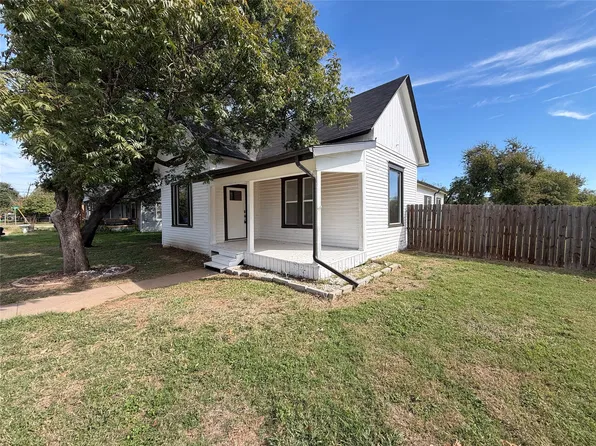 300 N Friou St, Alvarado, TX 76009