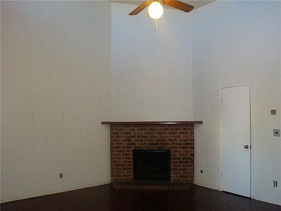 4th image of 1535 Common Dr