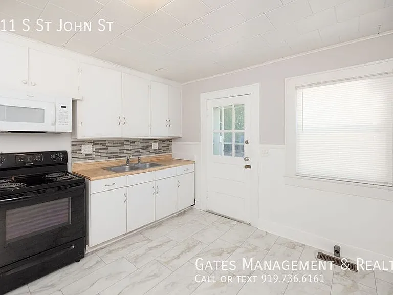 411 S Saint John St — Photo 7