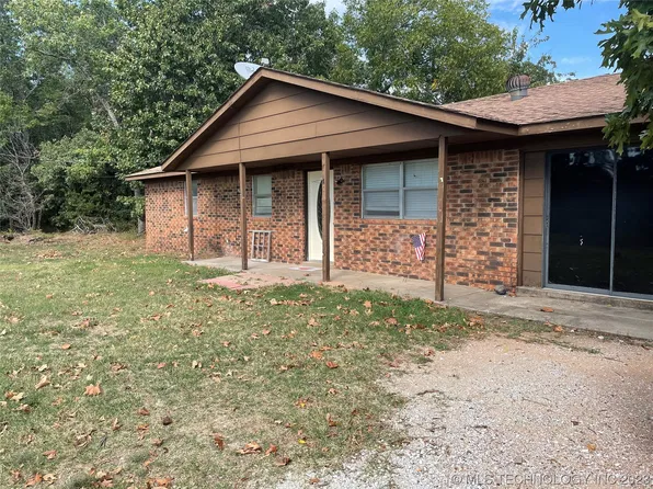3002 Bowen Ln, Ada, OK 74820