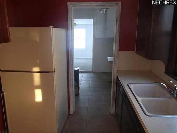 4th image of 1406 Orchard Heights Dr