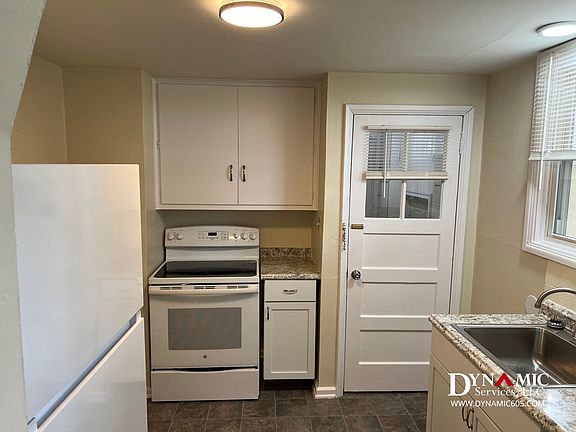 5th image of 2425 S Norton Ave APT 2