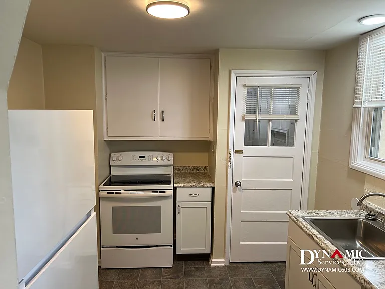 2425 S Norton Ave — Photo 5