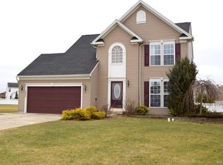 2455 King Fisher Ln, Niagara Falls, NY 14304