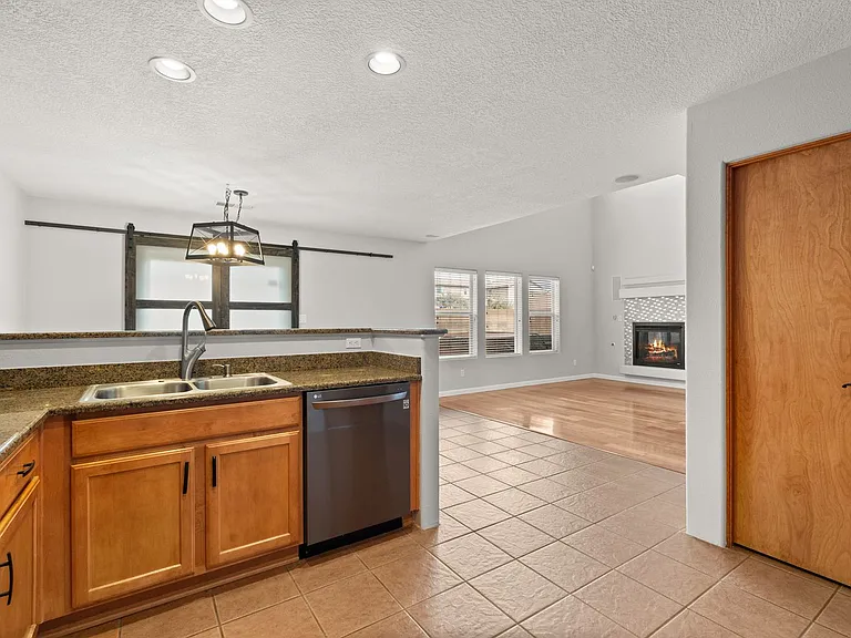 7127 Calle Alegria NE — Photo 10