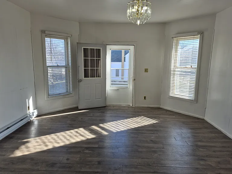 1203 Bank St #1/2 — Photo 2