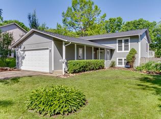 232 Mary Ln, Cary, IL 60013