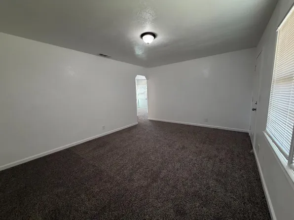 1319 Cannon St, Sacramento, CA 95815