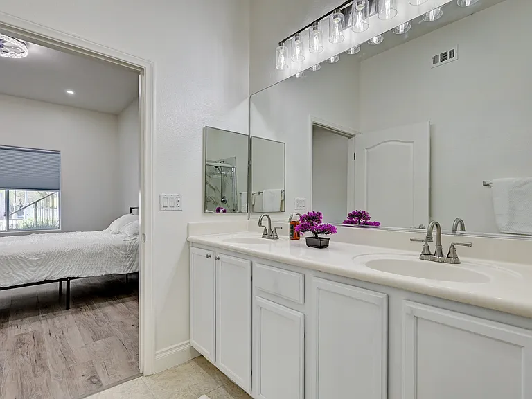 2305 W Horizon Ridge Pkwy #1512 — Photo 12